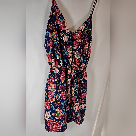 Le Kate Flower Romper - Picture 3 of 6